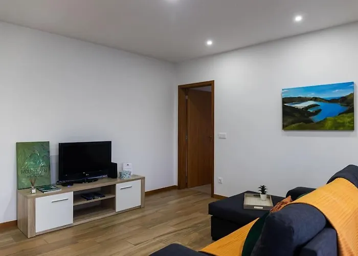 Mountain 27a * Santa Barbara (Sao Miguel)